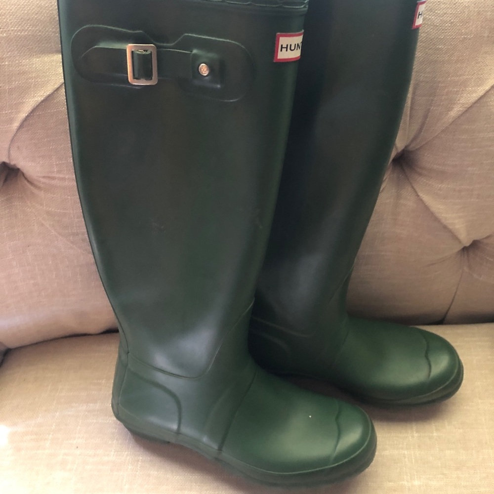 Hunter Brand, Hunter green boots